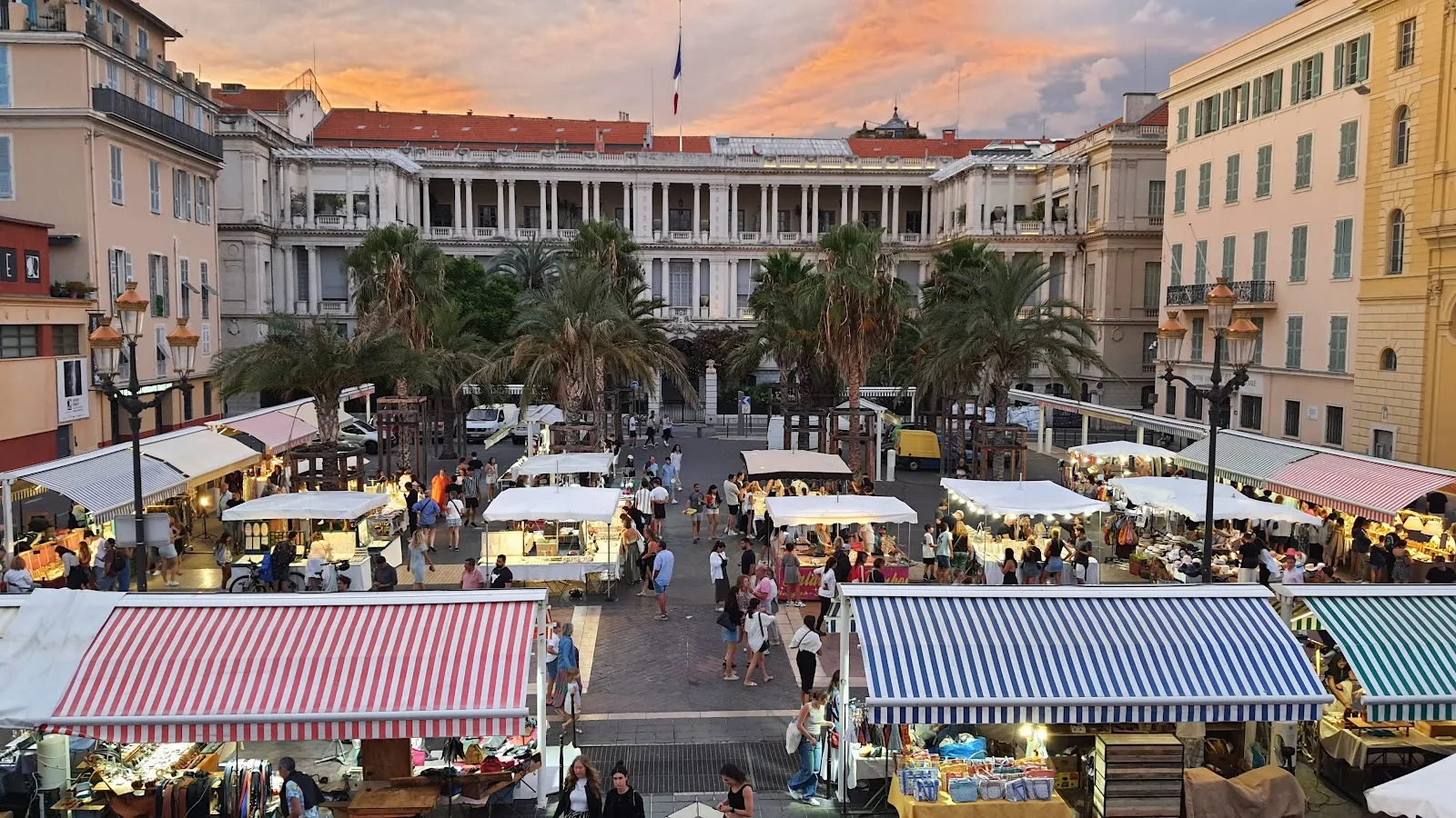 Cours Saleya 3