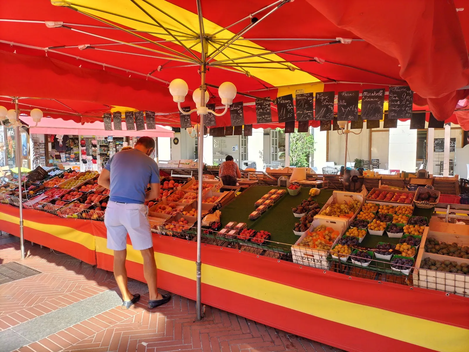 La Condamine Market 2