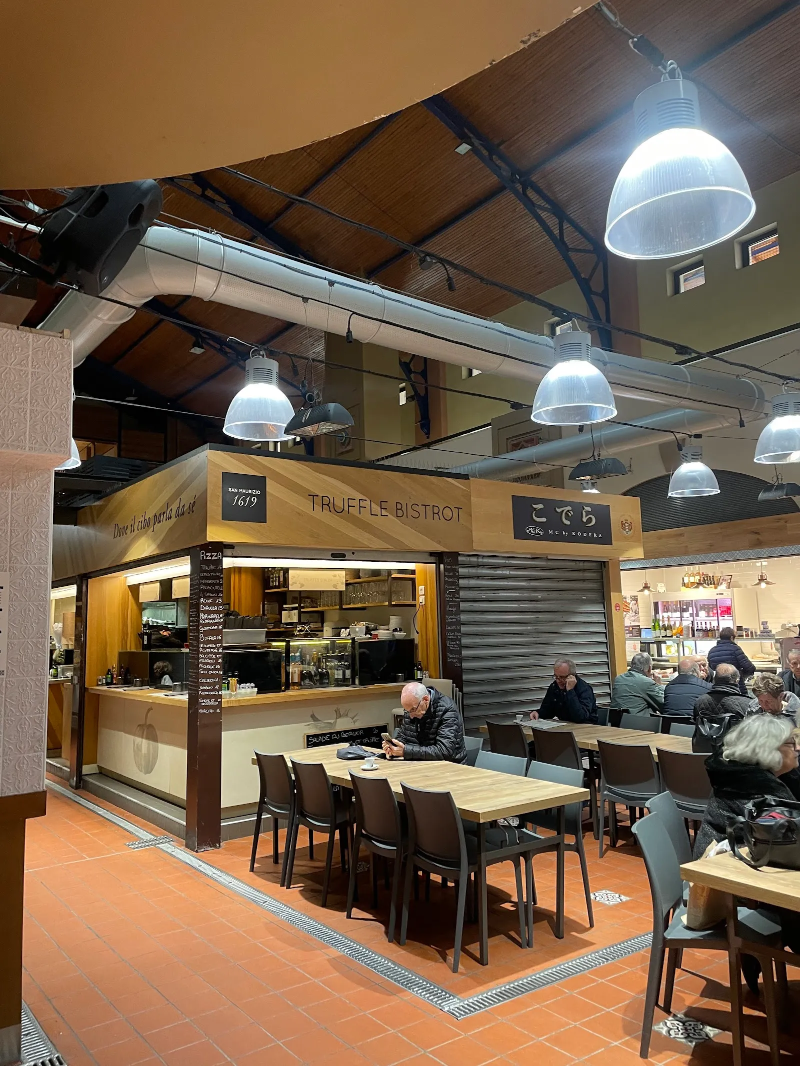 La Condamine Market 3