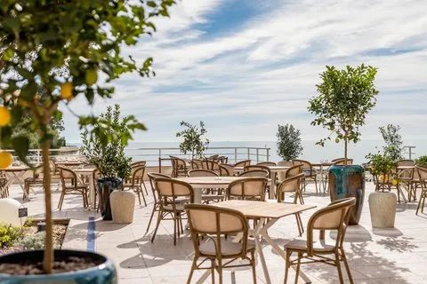 Le Méridien Beach Plaza
