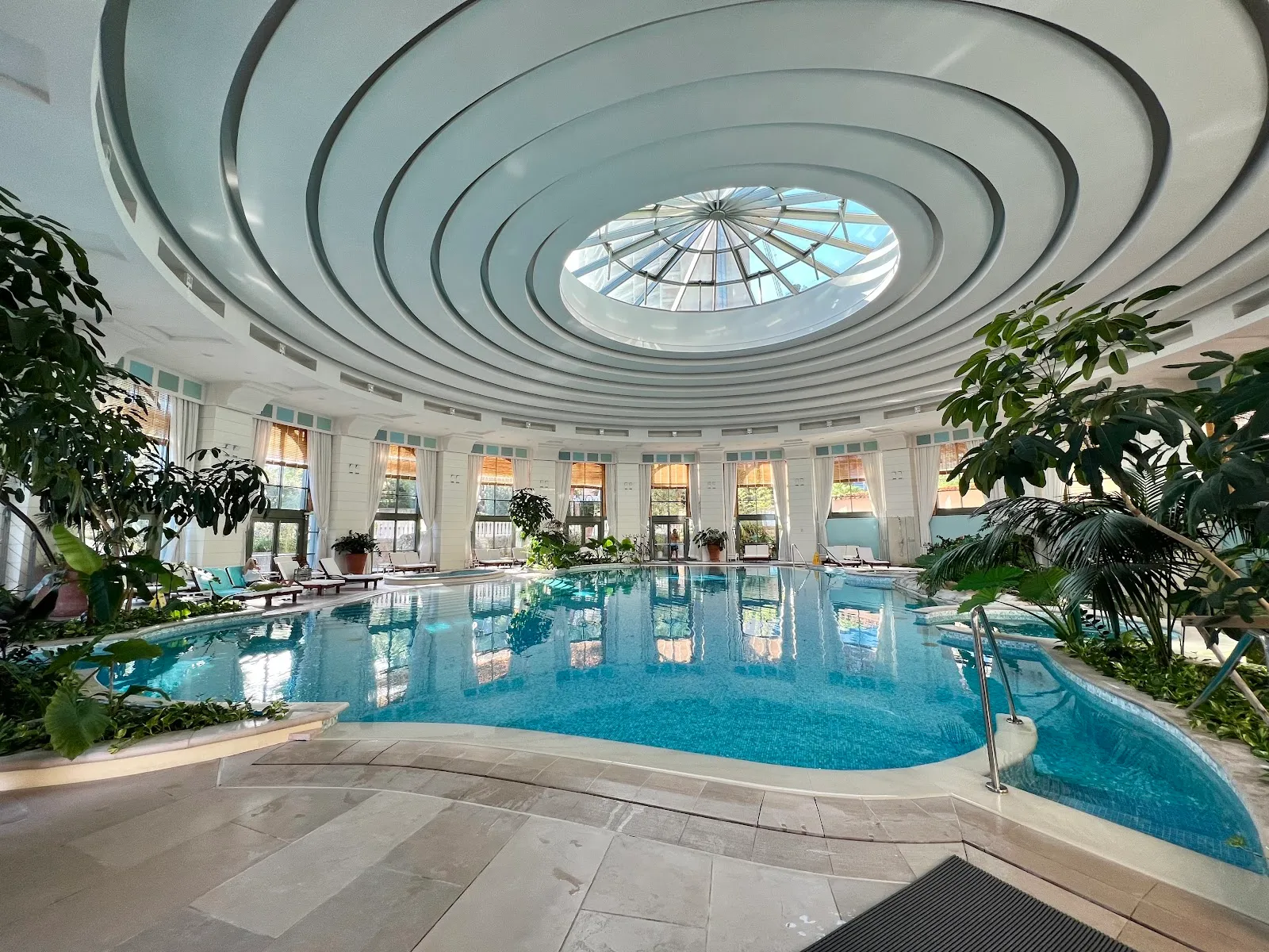 Monte-Carlo Bay Hotel & Resort 3